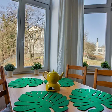 Na Granicy / On The Border Apartment